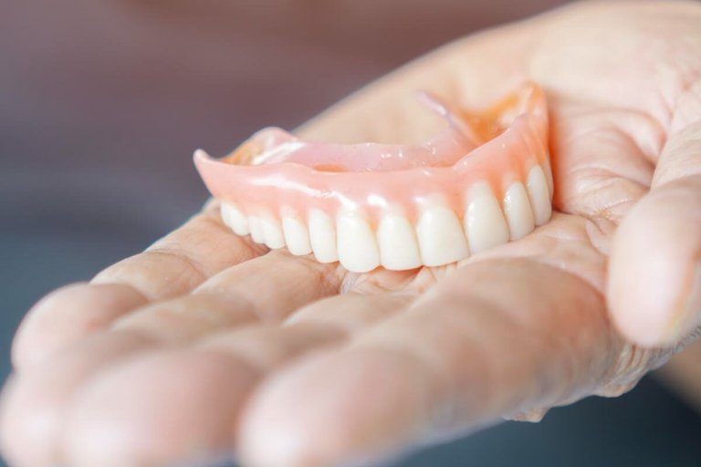 5 Minute Freewrite - False Teeth