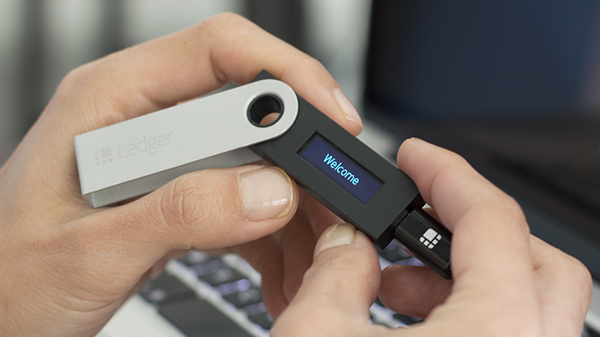 Ledger Nano S - Cryptocurrency hardware wallet