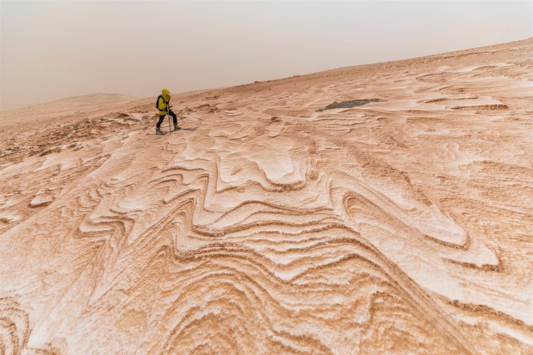 Foto/Shot: Álvaro Pantoja / RECmountain. Fuente/Source: https://www.nationalgeographic.com.es/fotografia/foto-del-dia/manto-polvo-sahariano_18015