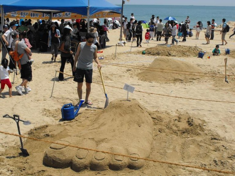 Destination: Haeundae Sand Festival (Busan) ()