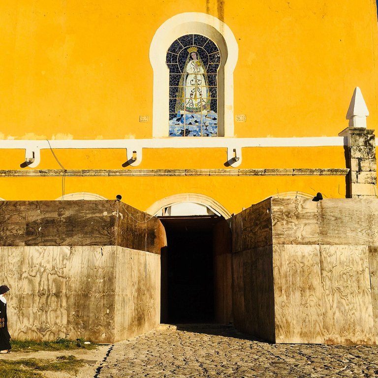 John Paul II expressed his support for the Mayan culture and identity during his visit to Izamal in 1993.