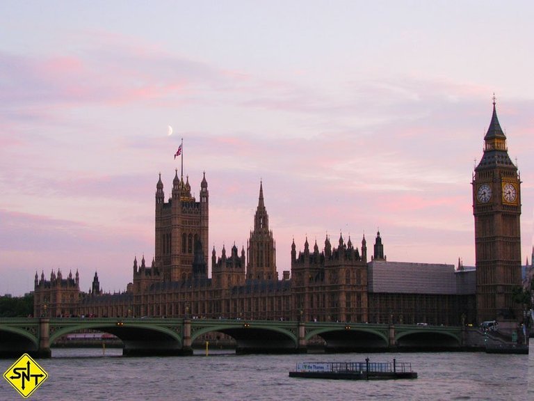 Inglaterra - Londres - Big Ben e as Casas do Parlamento