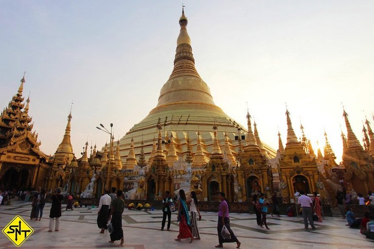 Siga Nossa Trilha - Myanmar - Pagode de Shwedagon