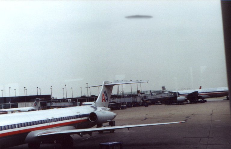 ufo-over-ohare-airportdc545.jpg