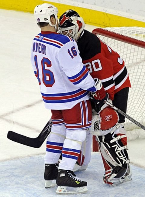 Avery annoys Brodeur