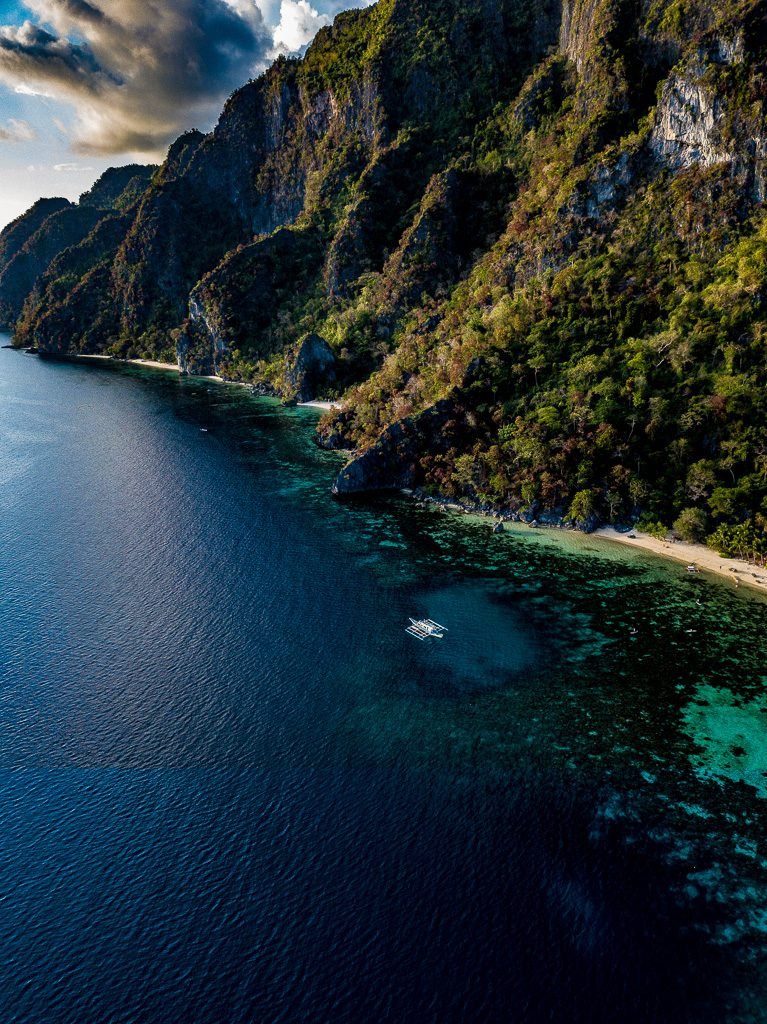 Isla Cueva Coron