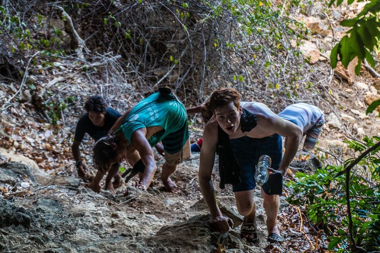 Isla Cueva Coron