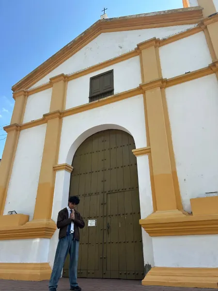 Capturing Friendship and Heritage: A Journey Through El Hatillo