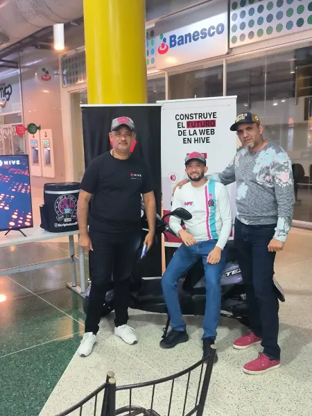 Entrega de bolso térmico, primera microfranquicia de Criptois (ESP / ENG)