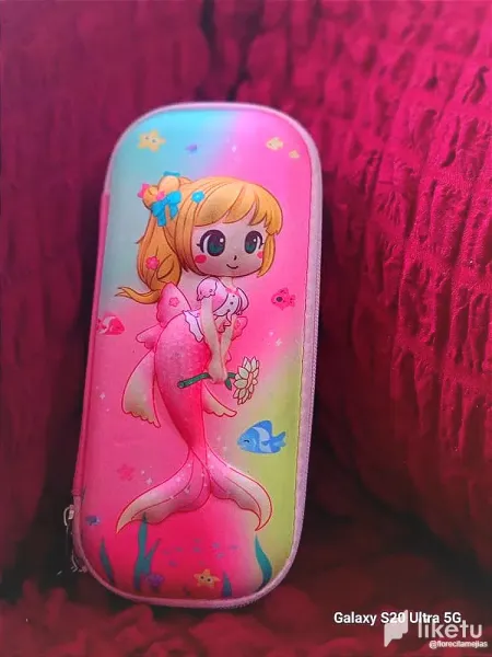 Do you have one like it? My lucky pencil case || en-es