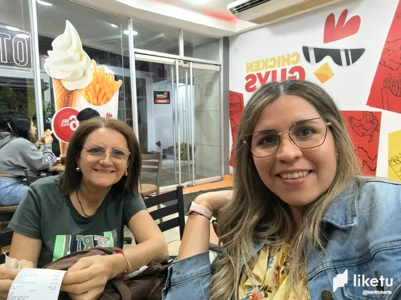 Cena con mi mamá en Chicken Guys [ESP | ENG]