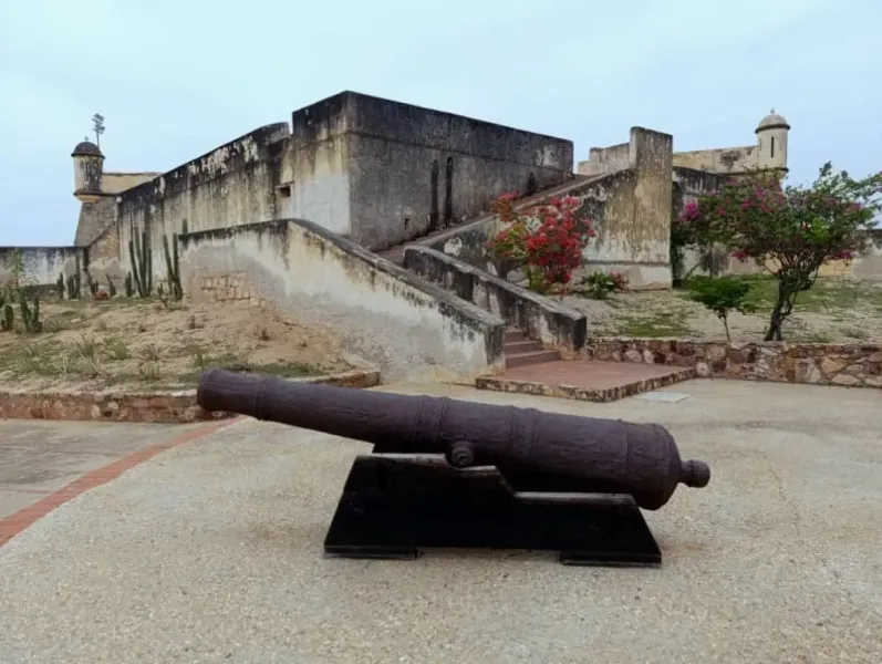 A look at Castle San Antonio de la Eminencia (Eng/Esp)