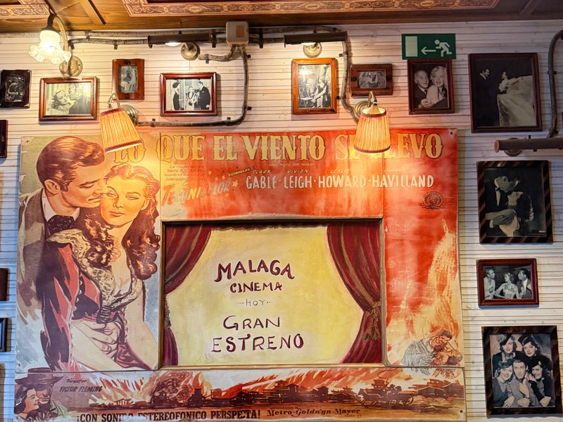 Returning from Miramar del Palo to Malaga, a Retro walk - Le Grand Cafe [Eng - Esp]