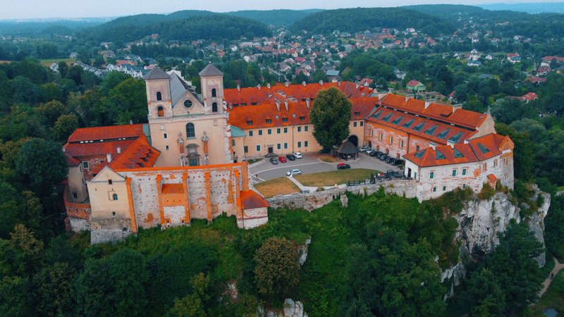 Benedictine Abbey: Timeless Beauty and Shattered Memories🏰☘️🌄