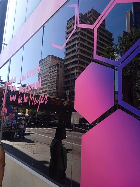 My participation in the Reflection Hunters Contest - Round #222: Urban Reflections [Eng/Esp]