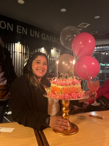 Happy birthday to me!  🎈🌟🍰  ¡Feliz cumpleaños para mi !