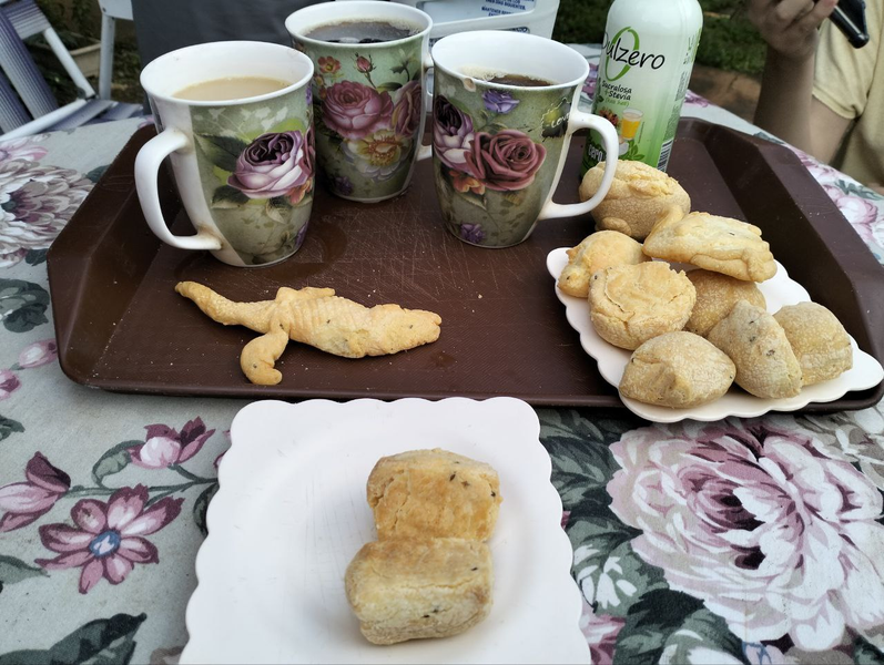 Un desayuno diferente con chipas recien horneadasºººººA different kind of breakfast with freshly baked chips