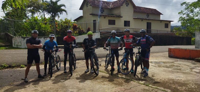 Touring the mountains on two wheels...Recorriendo las montañas sobre dos ruedas