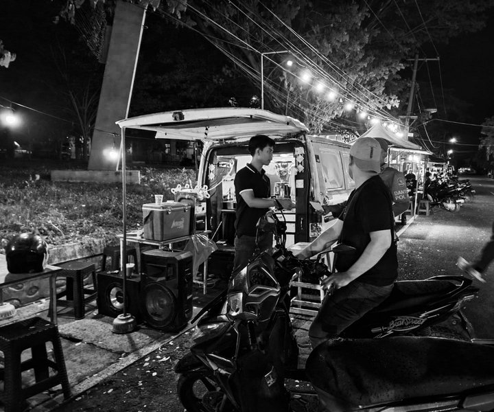 Monomad: Portrait of Coffee Seller and Surveillance Officer 