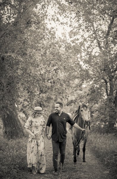 A Couple in Love and Their Gentle Horse _ monomad daily chalenge 
