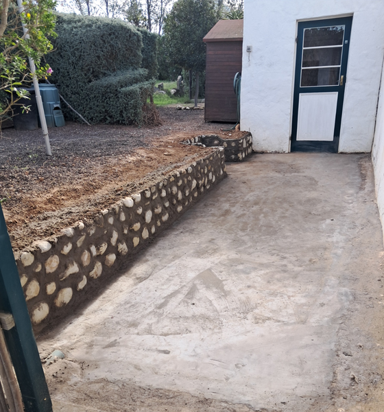 The Sandbag House Reno Record - Re-screed and restoration of the stoeps:  the final part 