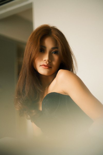 A truly memorable photoshoot session with Enny.