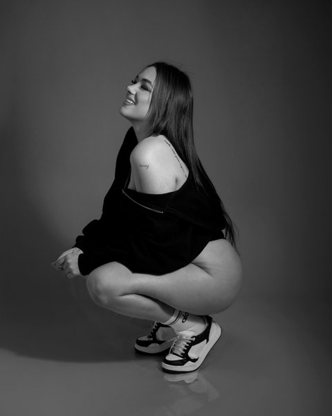 Photos for Barbara for her modeling book | monomad challenge.