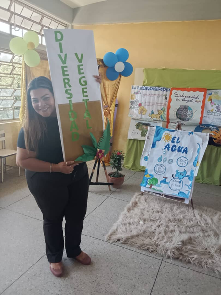My daughter Nayla's 👩‍🎓✏️📚 school project exhibition 