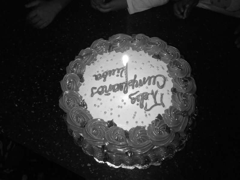 Spn/Eng  /¿puede una persona odiar su cumpleaños? /Can a person hate their birthday?