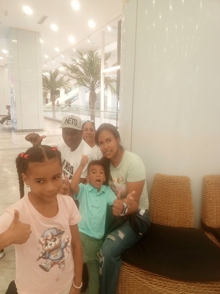 Mi familia es mi gran equipo // My family is my great team