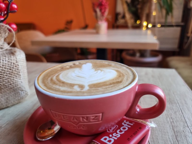 Lovely Cafè Place in town 