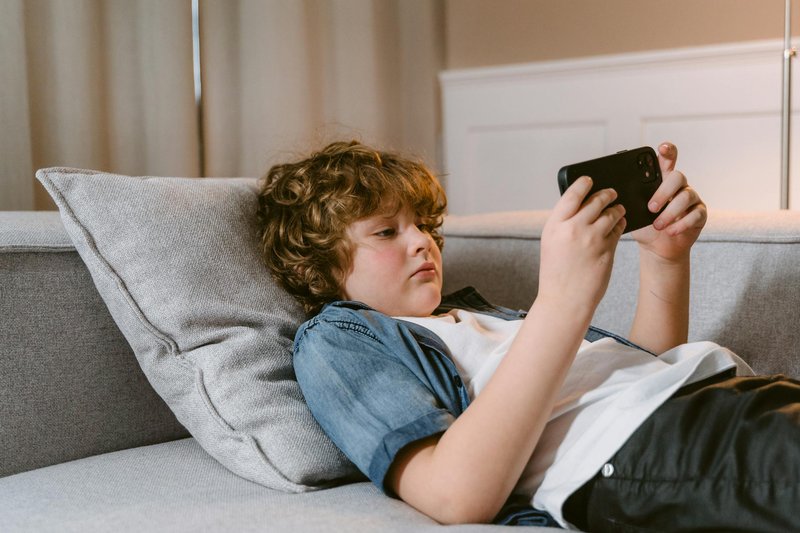 Smartphones And Social Media Could Be Dangerous For Children