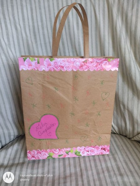 Tutorial: Bolsa de regalo con material reciclado 🛍️ / Gift bag with recycled material🛍️