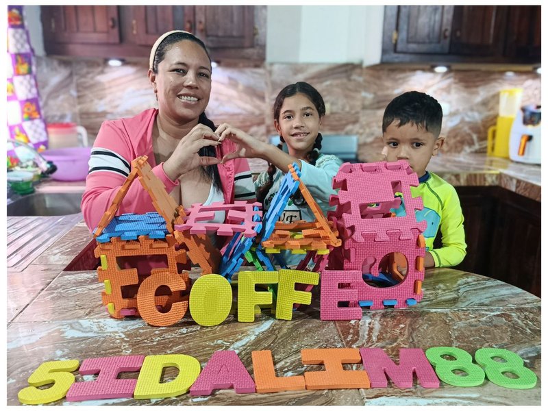 A morning with my little ones filled with the geometry of the heart and a cup of coffee [eng-esp]