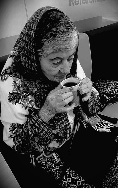 A perfect grandmother.💞🧓
