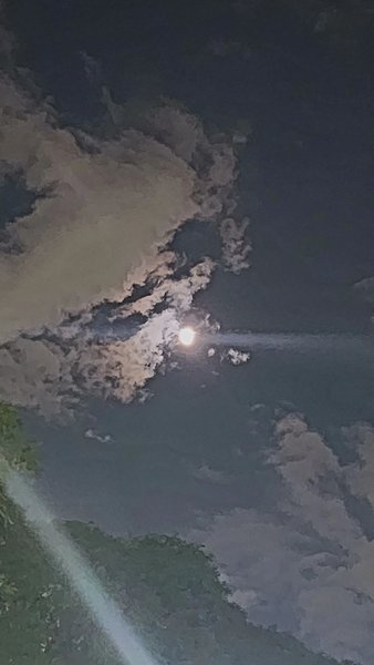 Ana y la luna