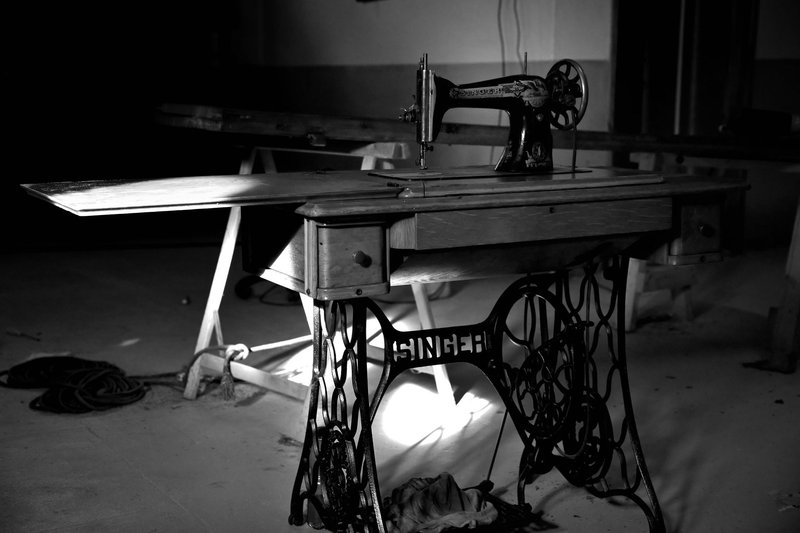 PhotoFeed Contest - Black & White Photography Round 103: sewing machine