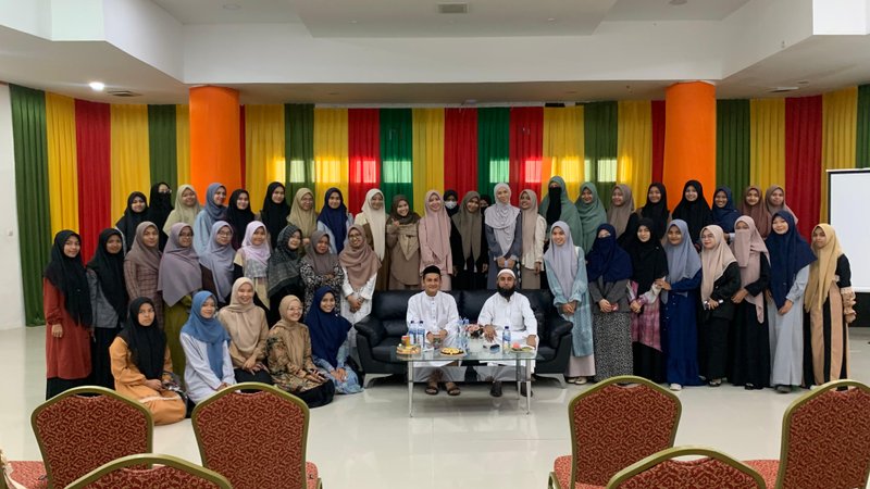Seminars with Arab Sheikhs