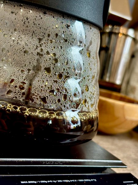 It was finally time for some coffee gear refreshment. V60 now looks fancier!