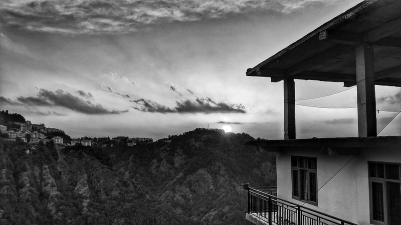 Sunset in monochrome #monomad 