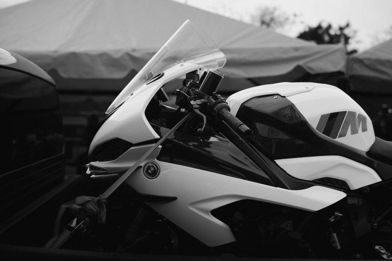 MONOMAD - Adrenaline on wheels (ESP/ENG)
