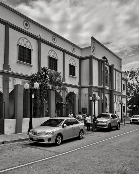PhotoFeed Contest - Black & White Photography Round 119: Archdiocesan Museum [ENG/ESP]  