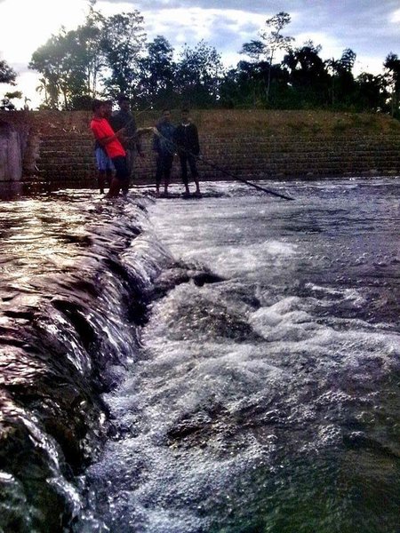 Fun memories of visiting a dam.