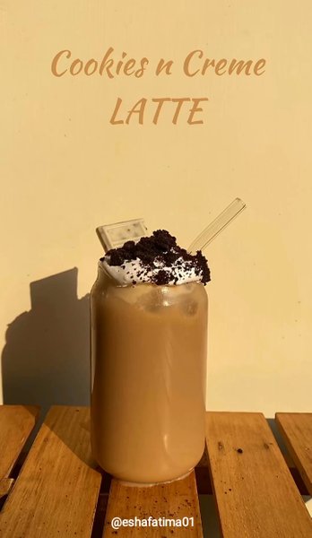 Cookies and cream latte coffee by @eshafatima01