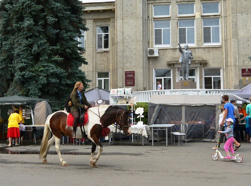 Girl on a Horse | Photo Feed Street Photography Contest Round 118