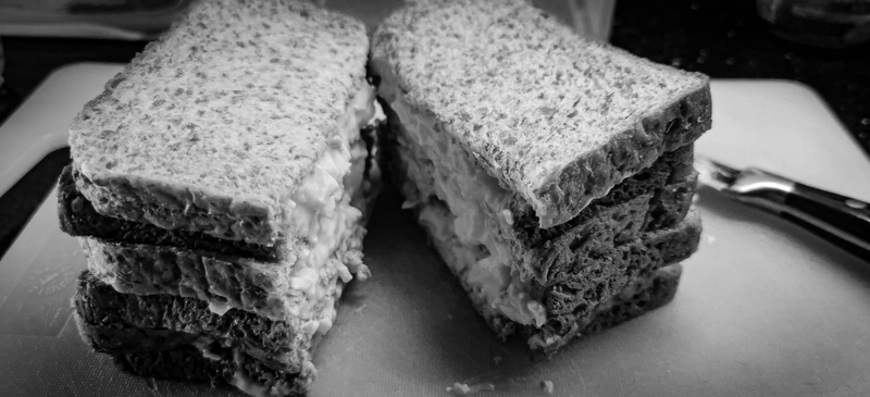 MONOMAD CHALLENGE : Chilling with simple homemade sandwich 