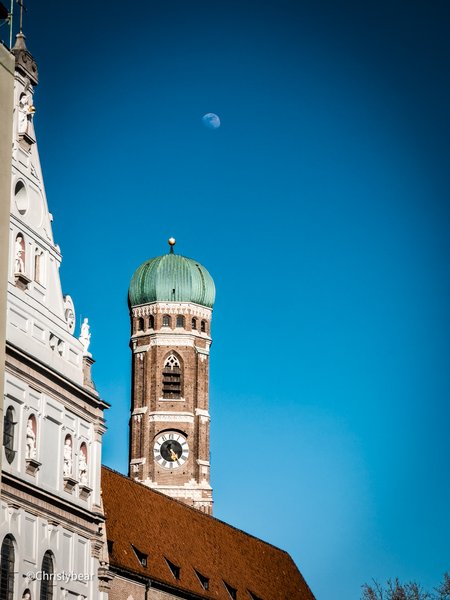 Just Missed It – A Story of Angles and Obstacles (Fast getroffen - Eine Geschichte aus Winkeln und Baustellen) -  Munich