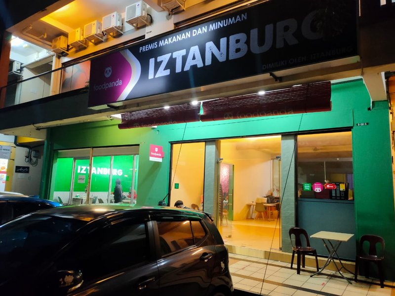 Food Delivery 🛵 or Dine-In 🍽️ ?