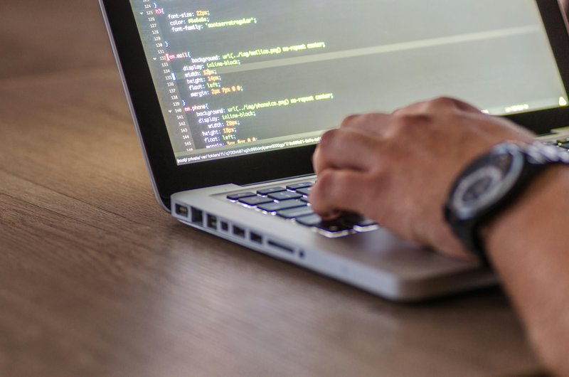 The Pros and Cons Of Making Coding And Tech Compulsory In Schools