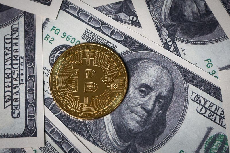 U.S. Bitcoin Reserve Strategy Sparks Debate Over Gold Sales and Alternative Approaches